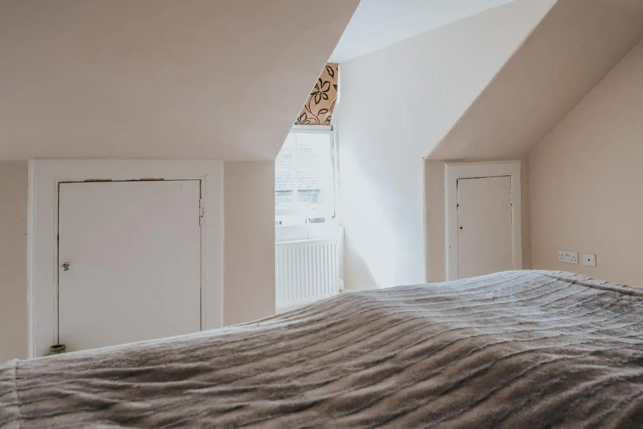Young Street Apartments 爱丁堡