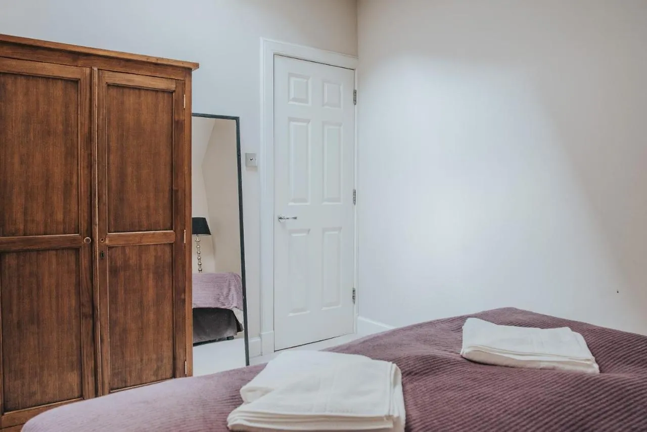 Young Street Apartments 爱丁堡